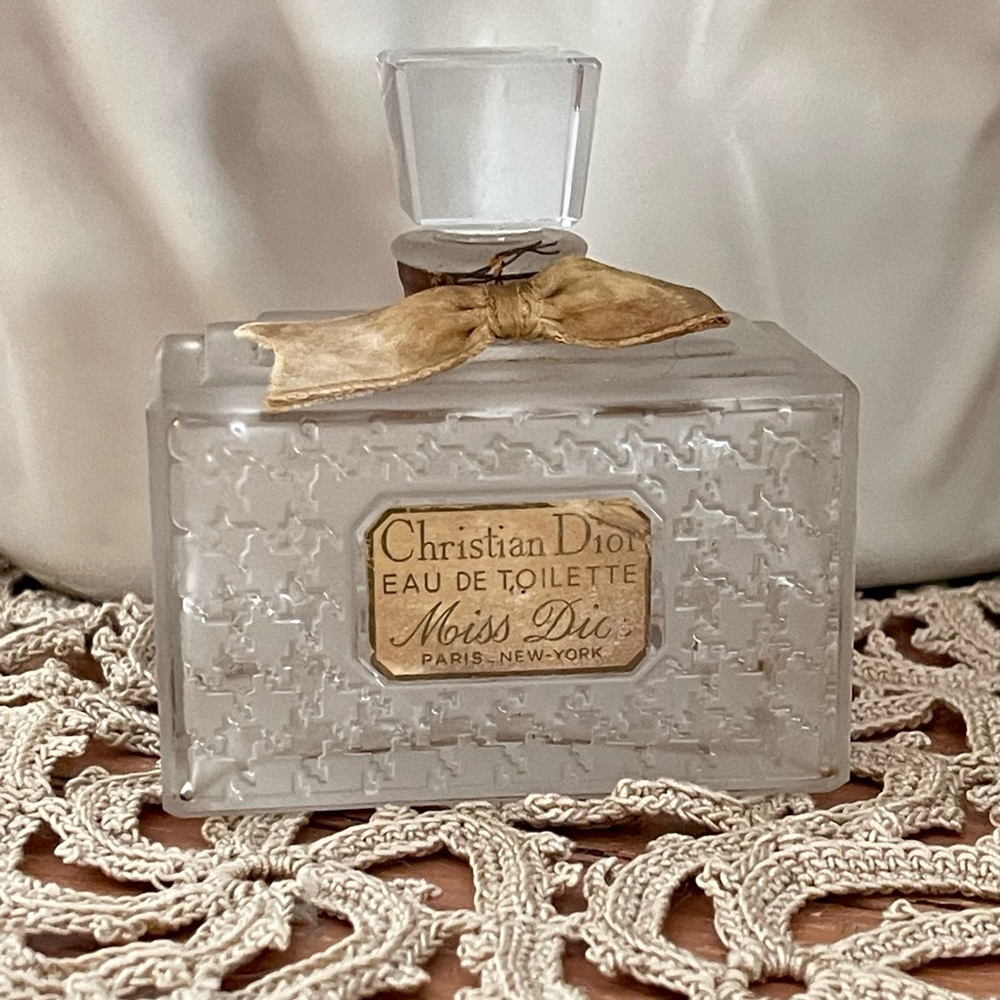 SOLD 🌺 Christian Dior Miss Dior Eau de Toilette Glass Perfume 4oz Bottle Vintage